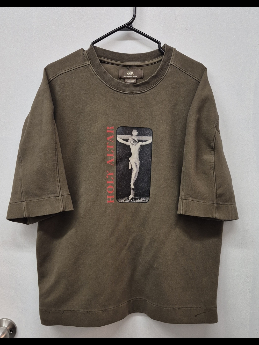 🌼5/$20 ZARA Olive Graphic 'Holy Altar' Crewneck Short Sleeve Sweatshirt XL